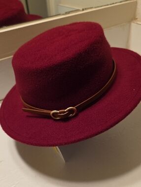 Classic Women's Burgundy Wool Felt Hat with Belt Accent